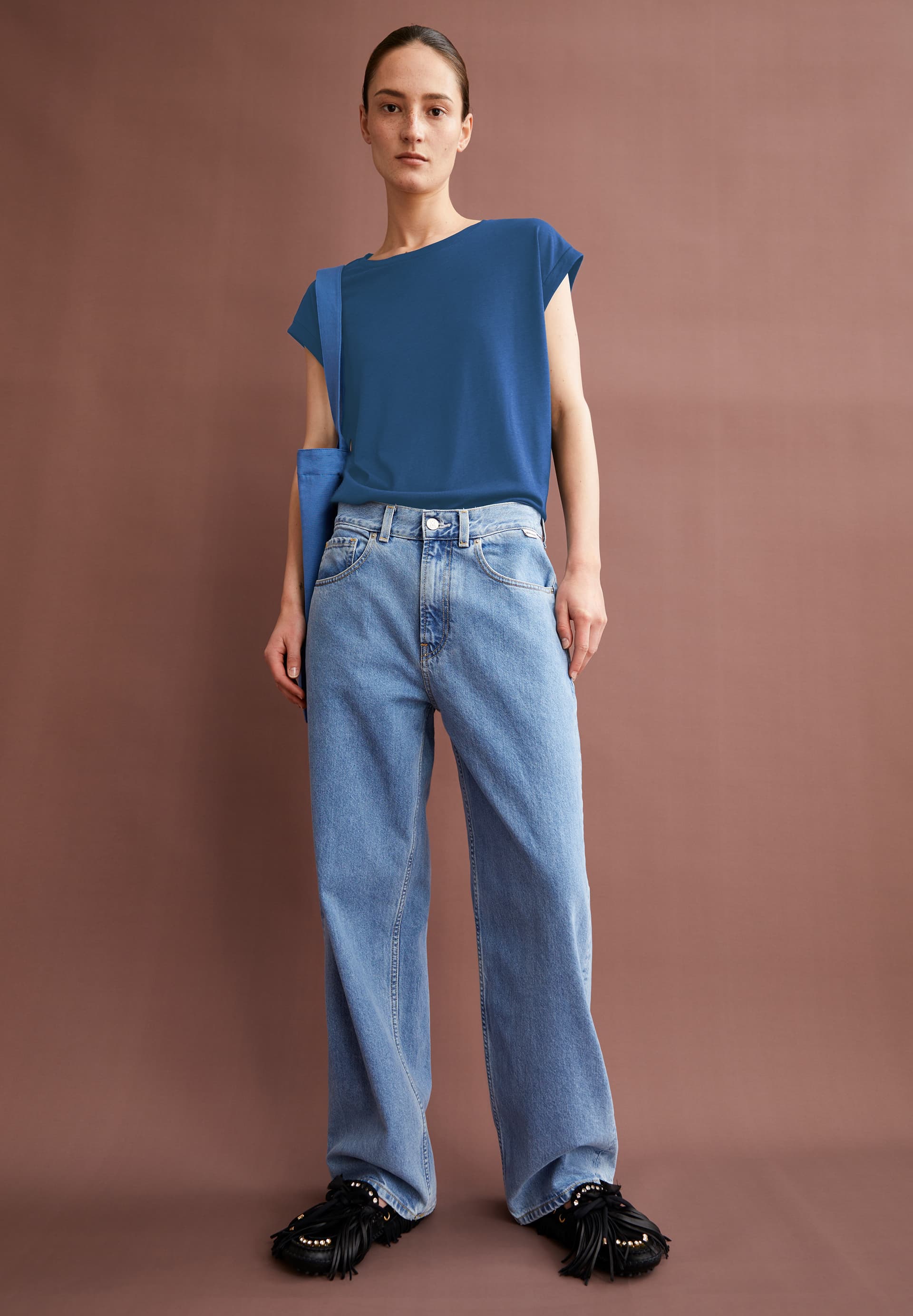 Jilaana T-Shirt - Image 5