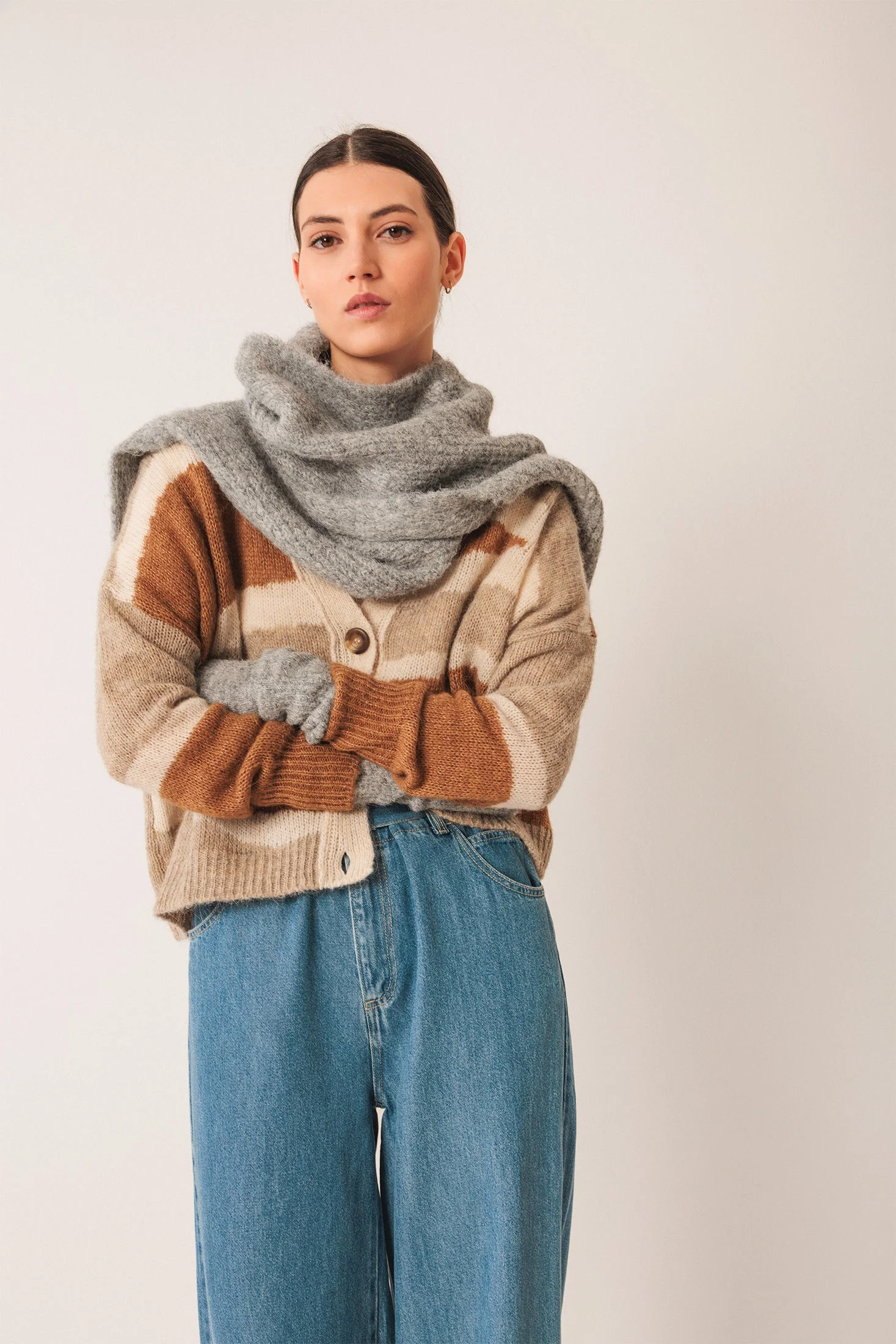 Colourful Knitted Scarf – Mottled Grey - Image 4