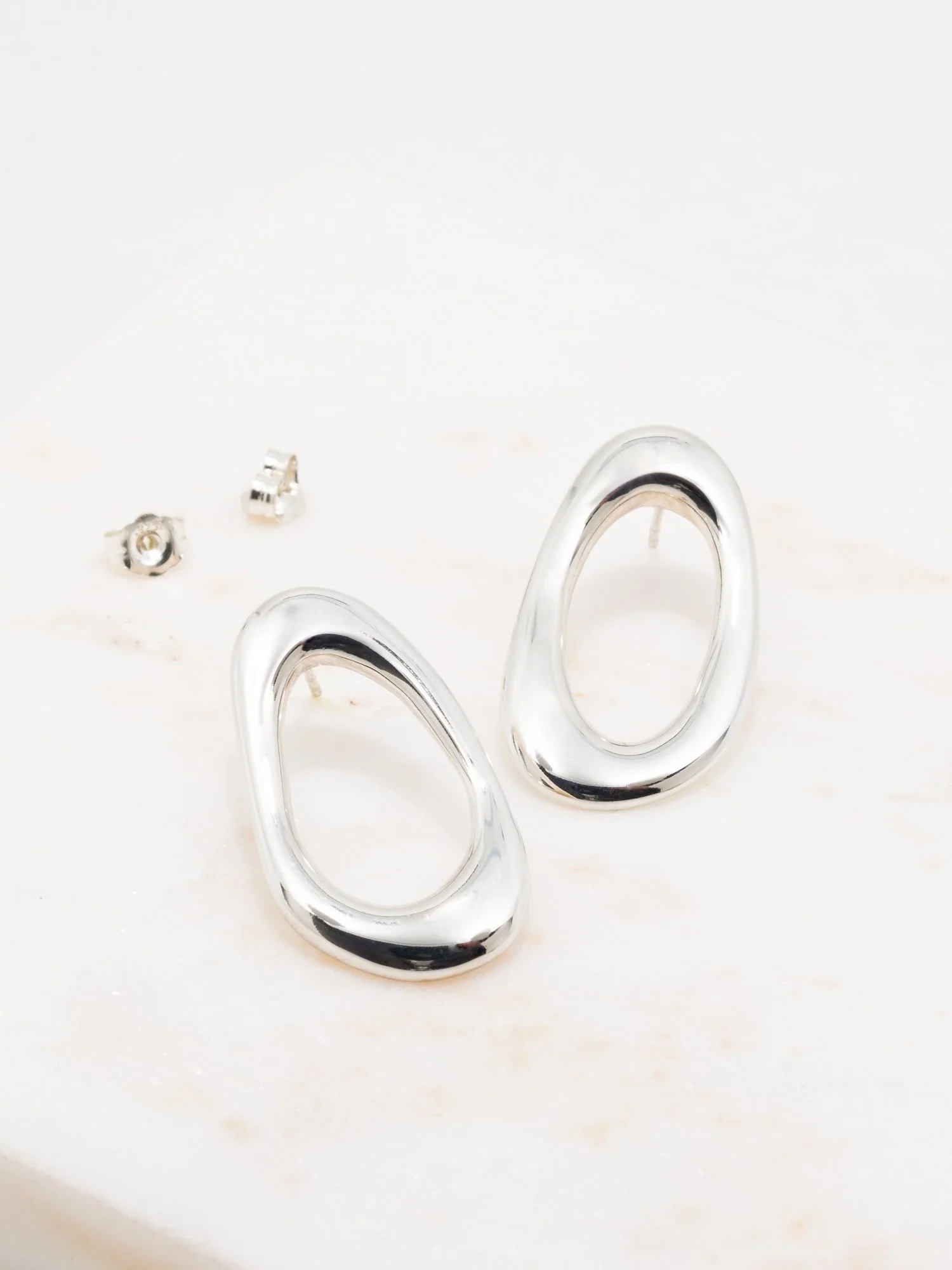 Esquive Earrings - Image 3